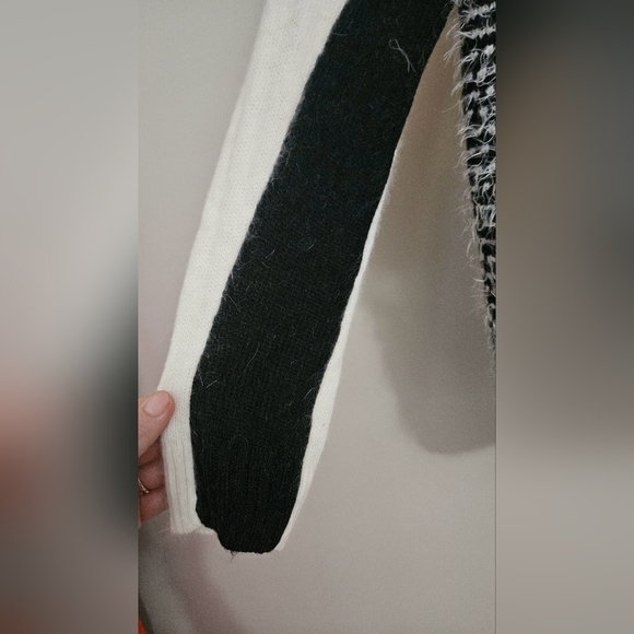 TROUVE White and black rabbit fur cardigan jacket. Faux leather trim. Size M - Picture 8 of 12